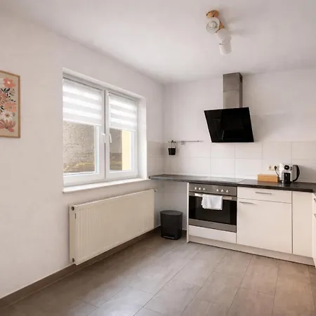 Raha - Ruhige Maisonette-wohnung - Vollausstattung - Parkplatz דירה *