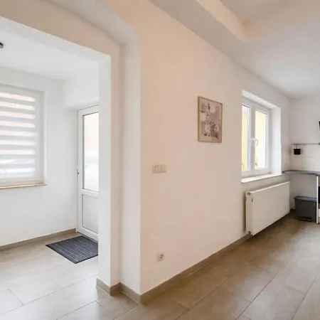 Raha - Ruhige Maisonette-wohnung - Vollausstattung - Parkplatz